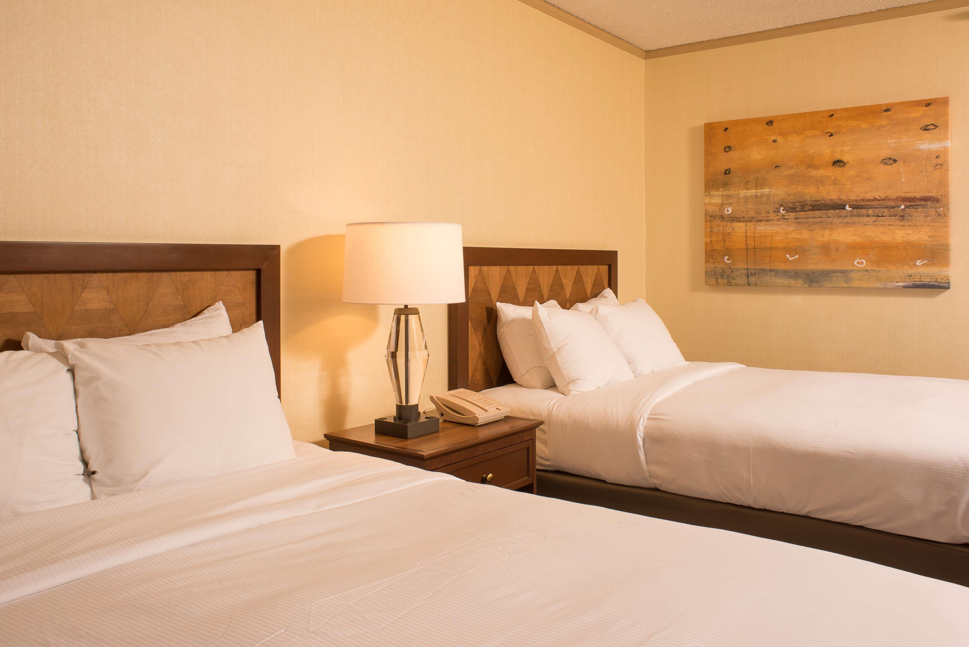 Doubletree By Hilton Tulsa At Warren Place Экстерьер фото