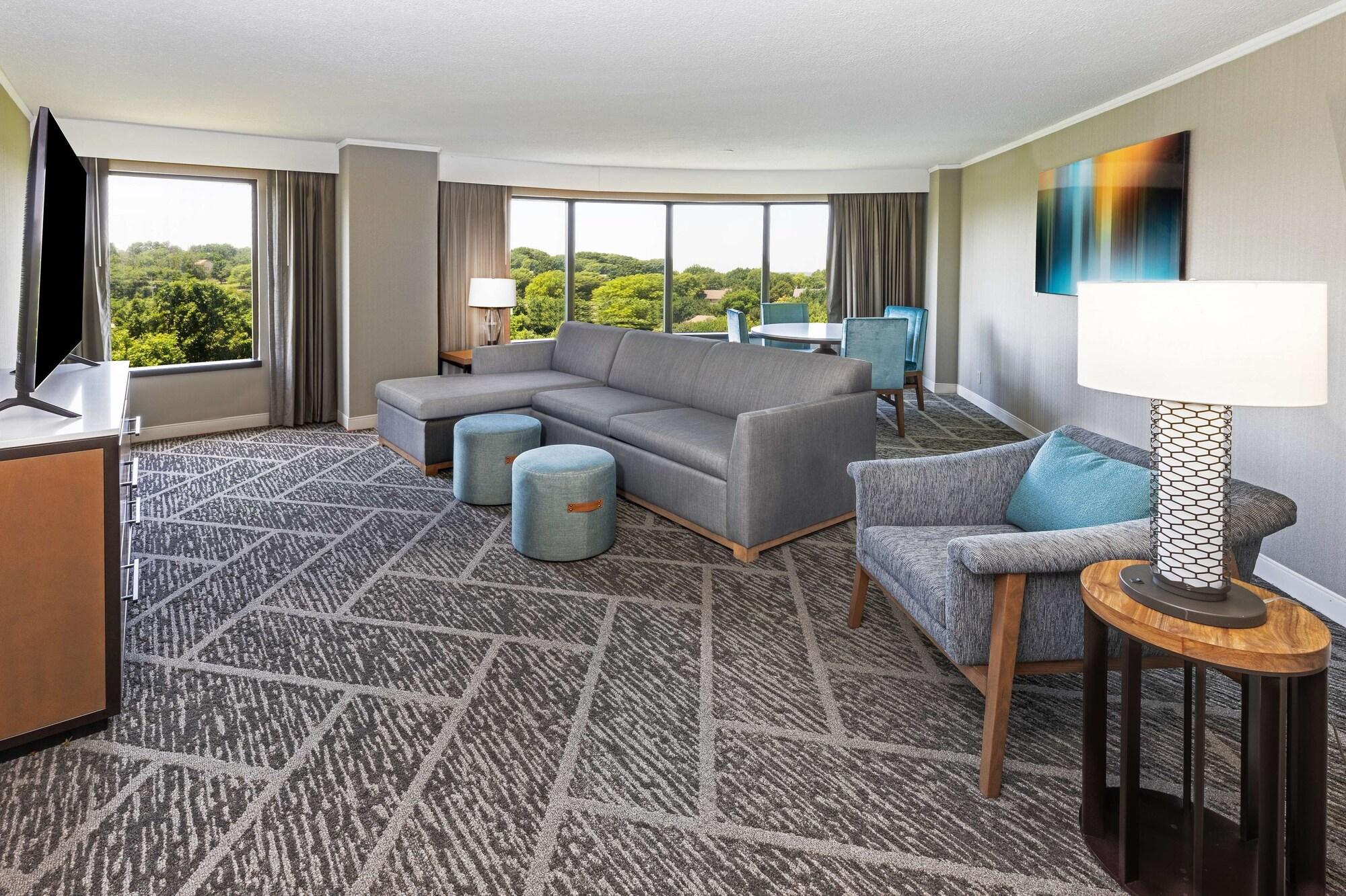 Doubletree By Hilton Tulsa At Warren Place Экстерьер фото