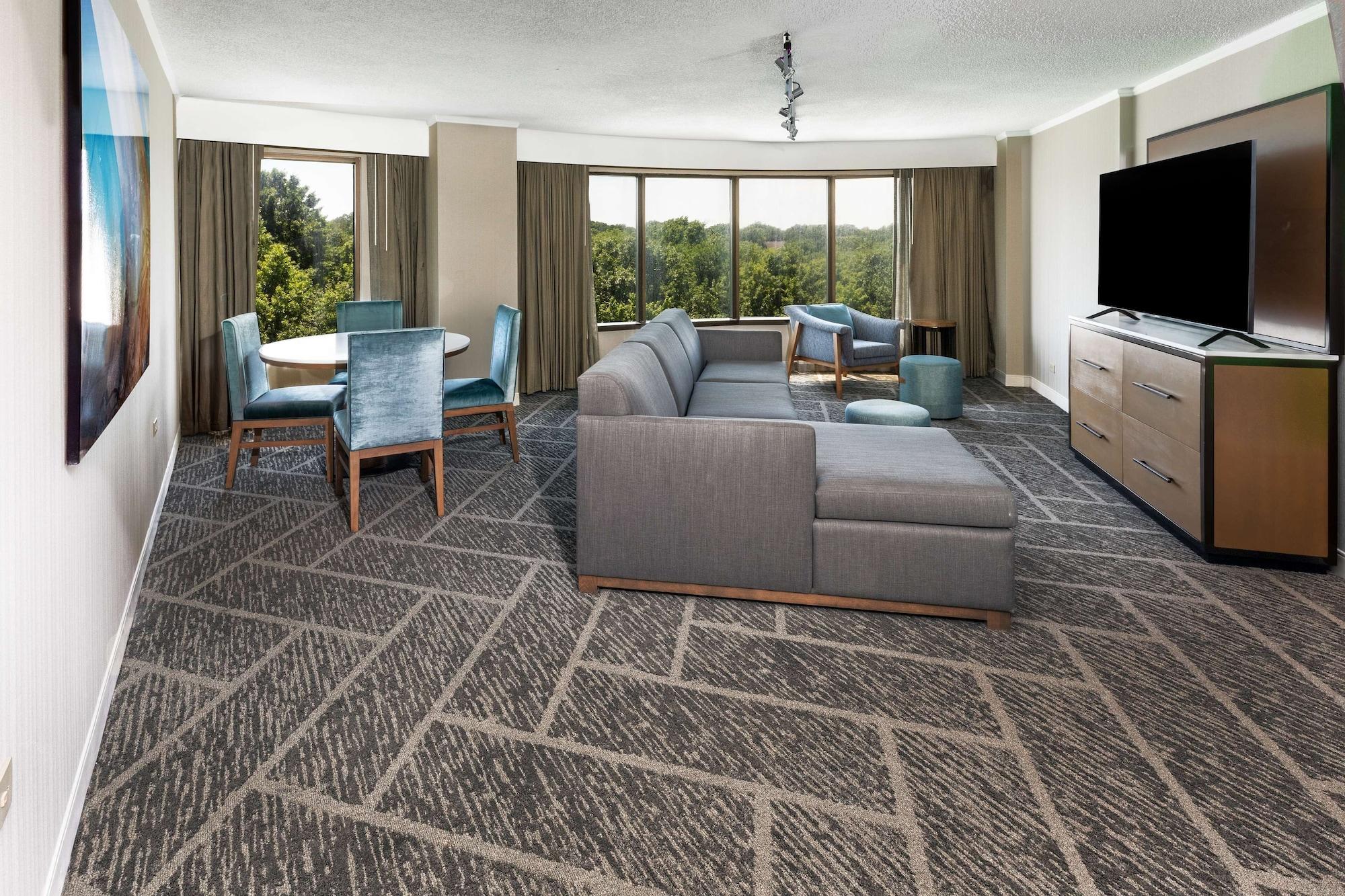 Doubletree By Hilton Tulsa At Warren Place Экстерьер фото