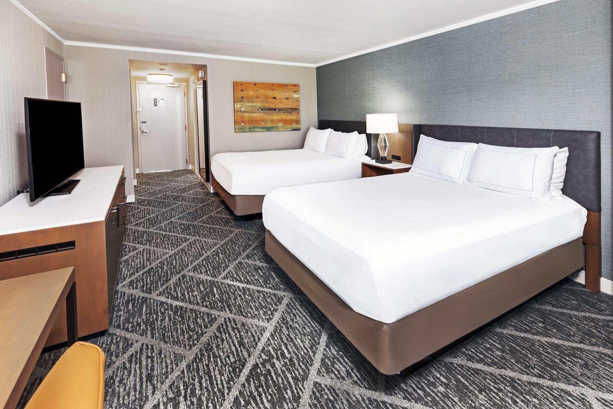 Doubletree By Hilton Tulsa At Warren Place Экстерьер фото
