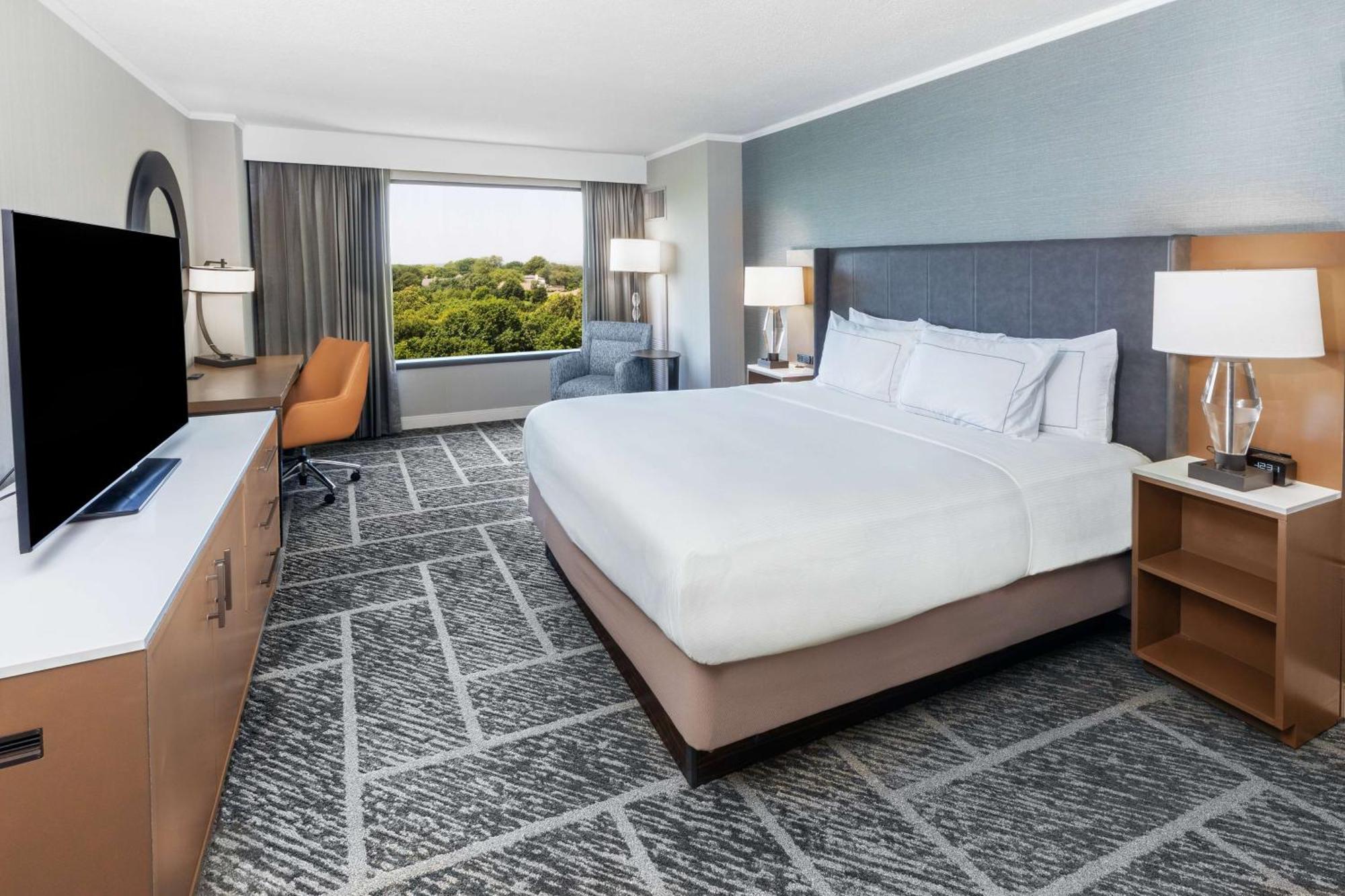 Doubletree By Hilton Tulsa At Warren Place Экстерьер фото