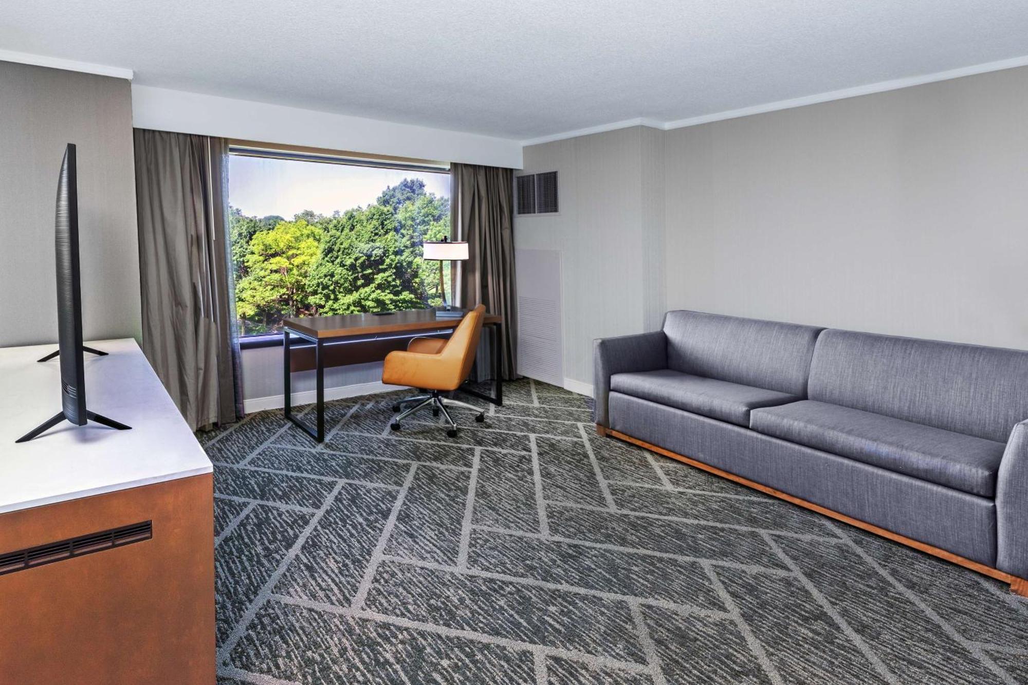 Doubletree By Hilton Tulsa At Warren Place Экстерьер фото