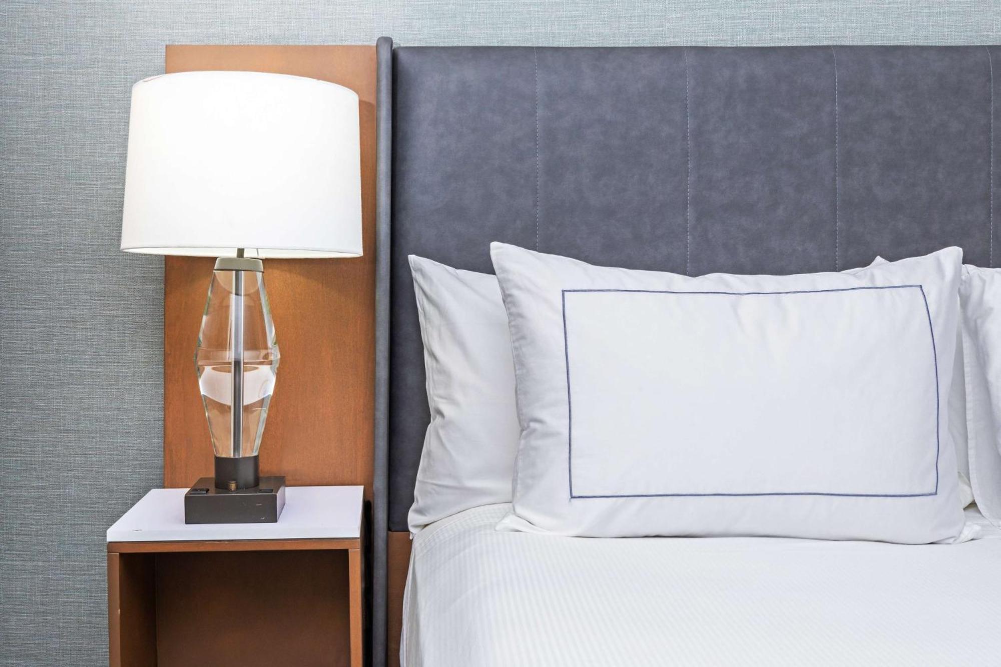 Doubletree By Hilton Tulsa At Warren Place Экстерьер фото