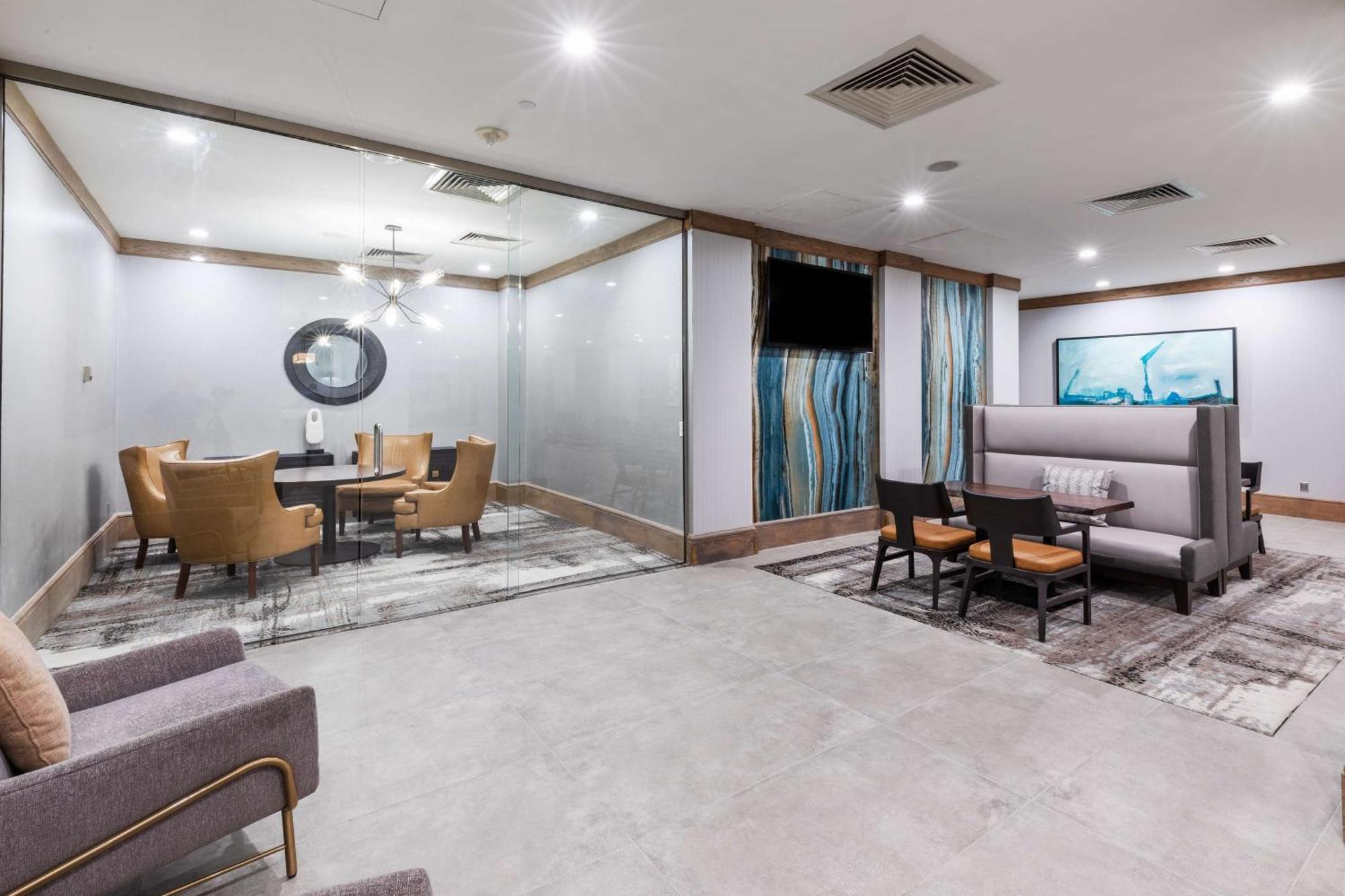 Doubletree By Hilton Tulsa At Warren Place Экстерьер фото