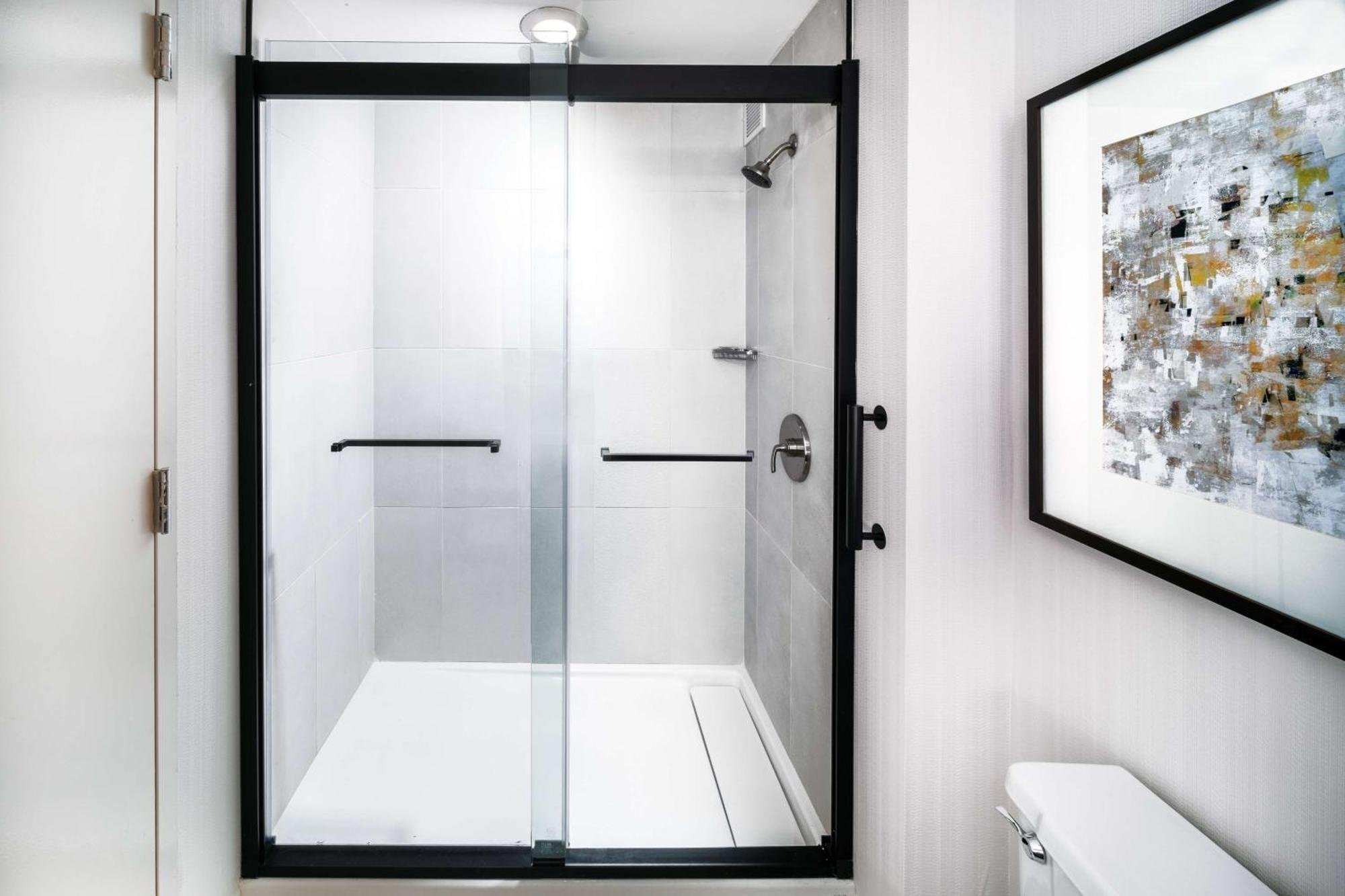 Doubletree By Hilton Tulsa At Warren Place Экстерьер фото