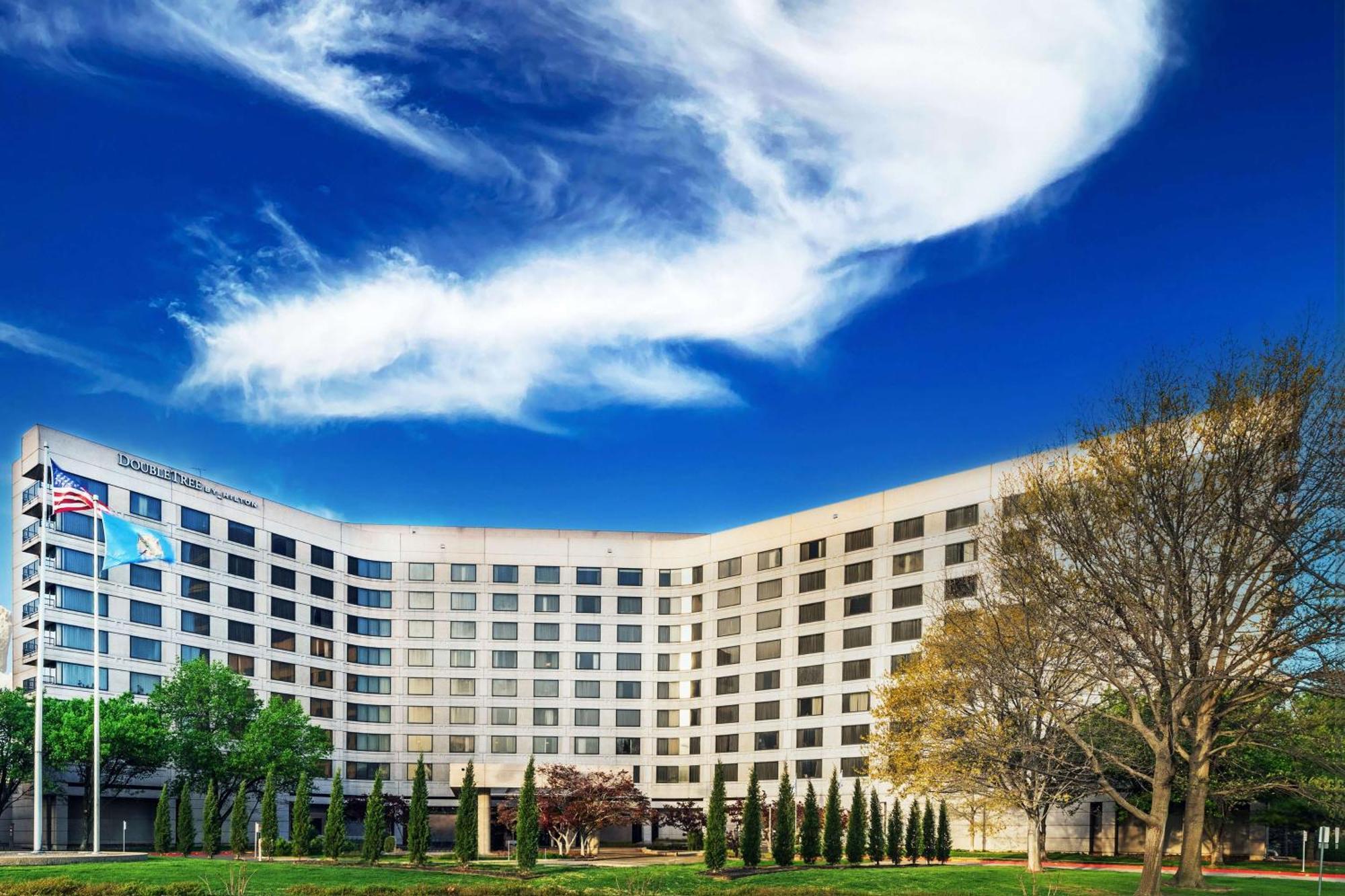 Doubletree By Hilton Tulsa At Warren Place Экстерьер фото